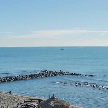 Appartamento Santorini Lido di Ostia Luaran gambar